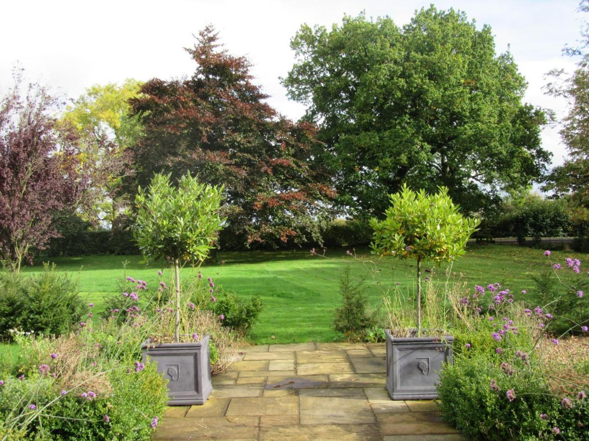 Weston Hill Farm Bed & Breakfast Moreton Pinkney Exterior foto